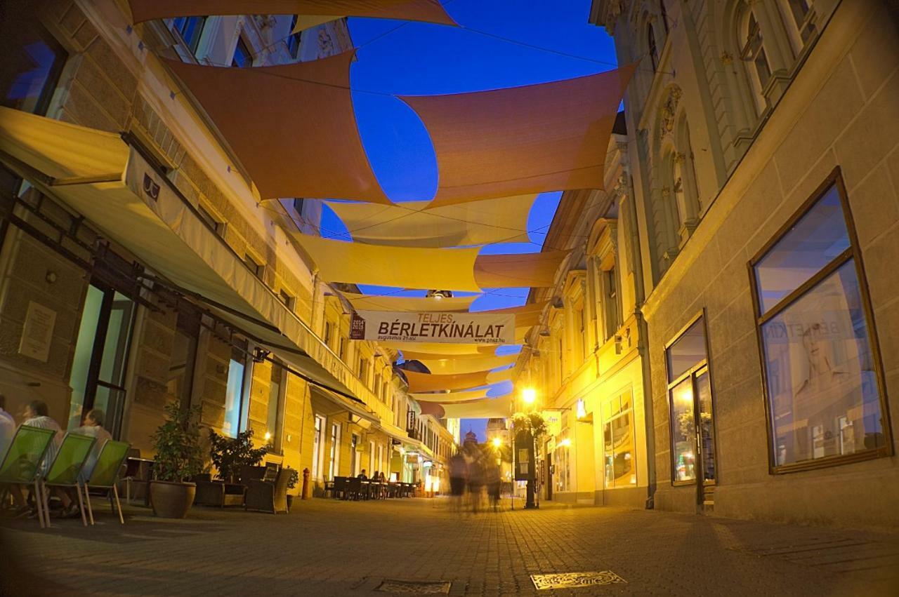 Egyetemvaros - A. Apartman Pécs Exterior foto